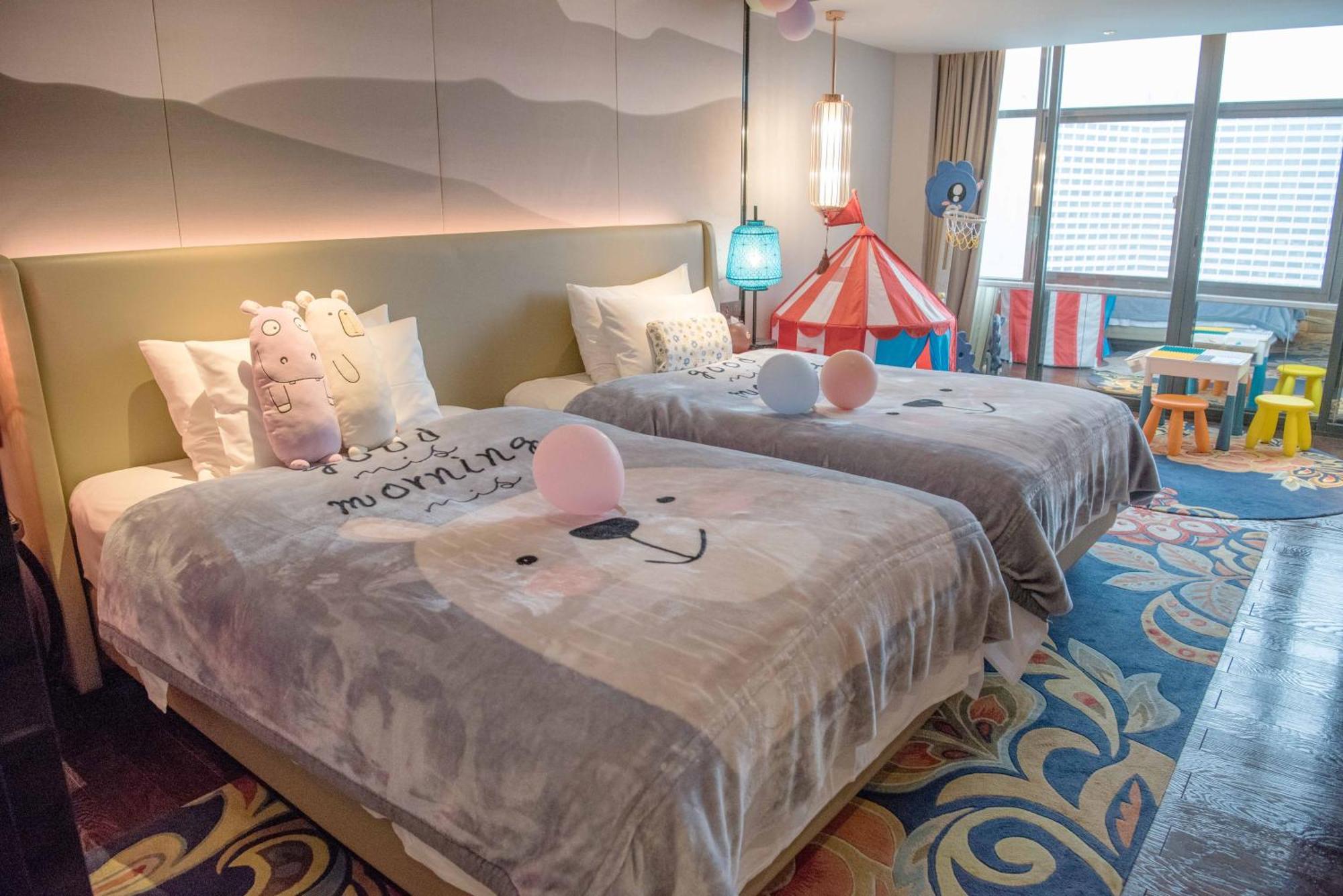 Guangzhou Baiyun Hotel Екстер'єр фото Family room