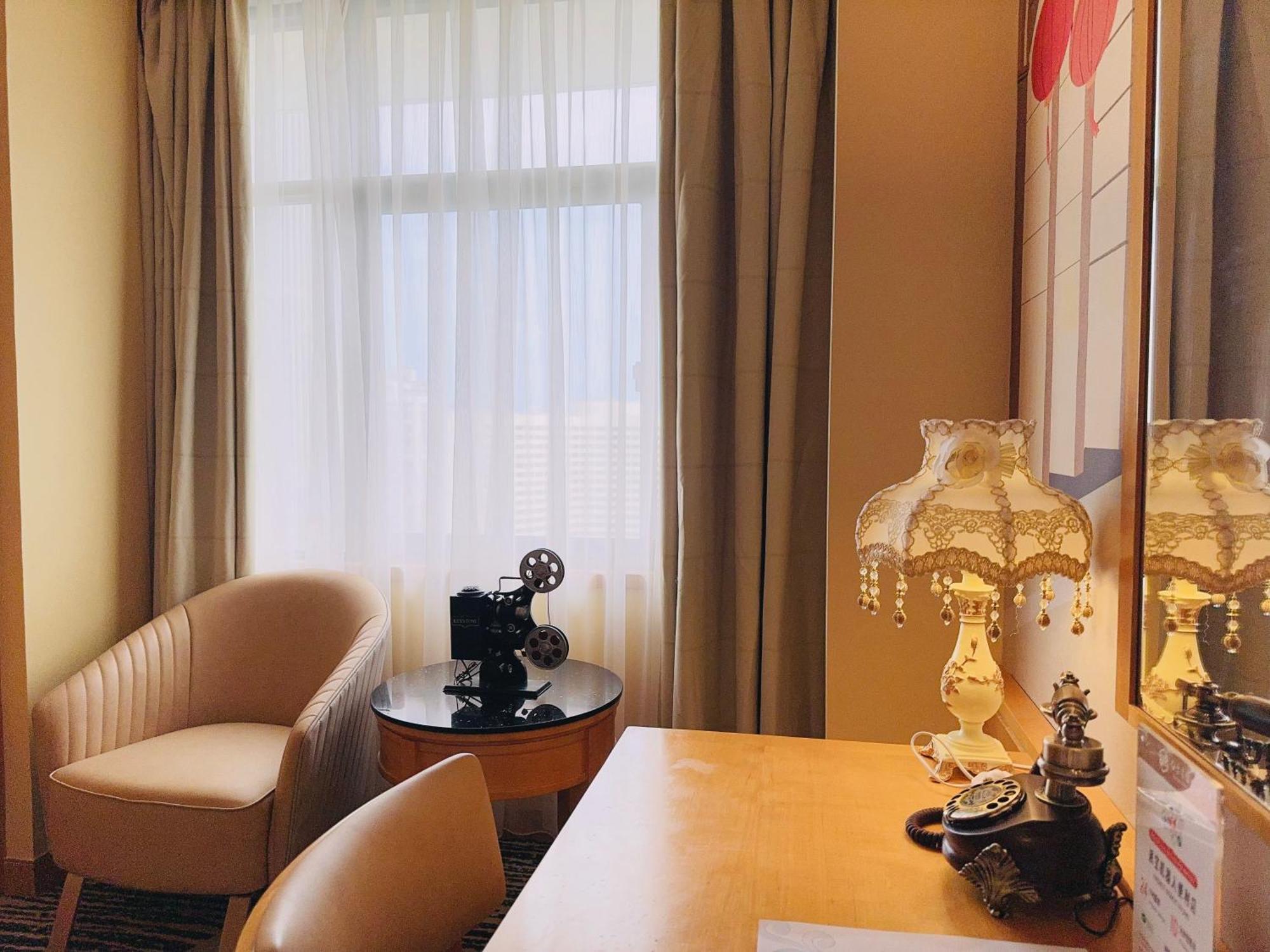 Guangzhou Baiyun Hotel Екстер'єр фото A room at the hotel
