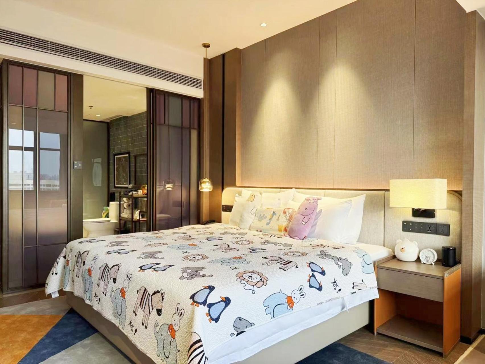 Guangzhou Baiyun Hotel Екстер'єр фото A bedroom at the hotel