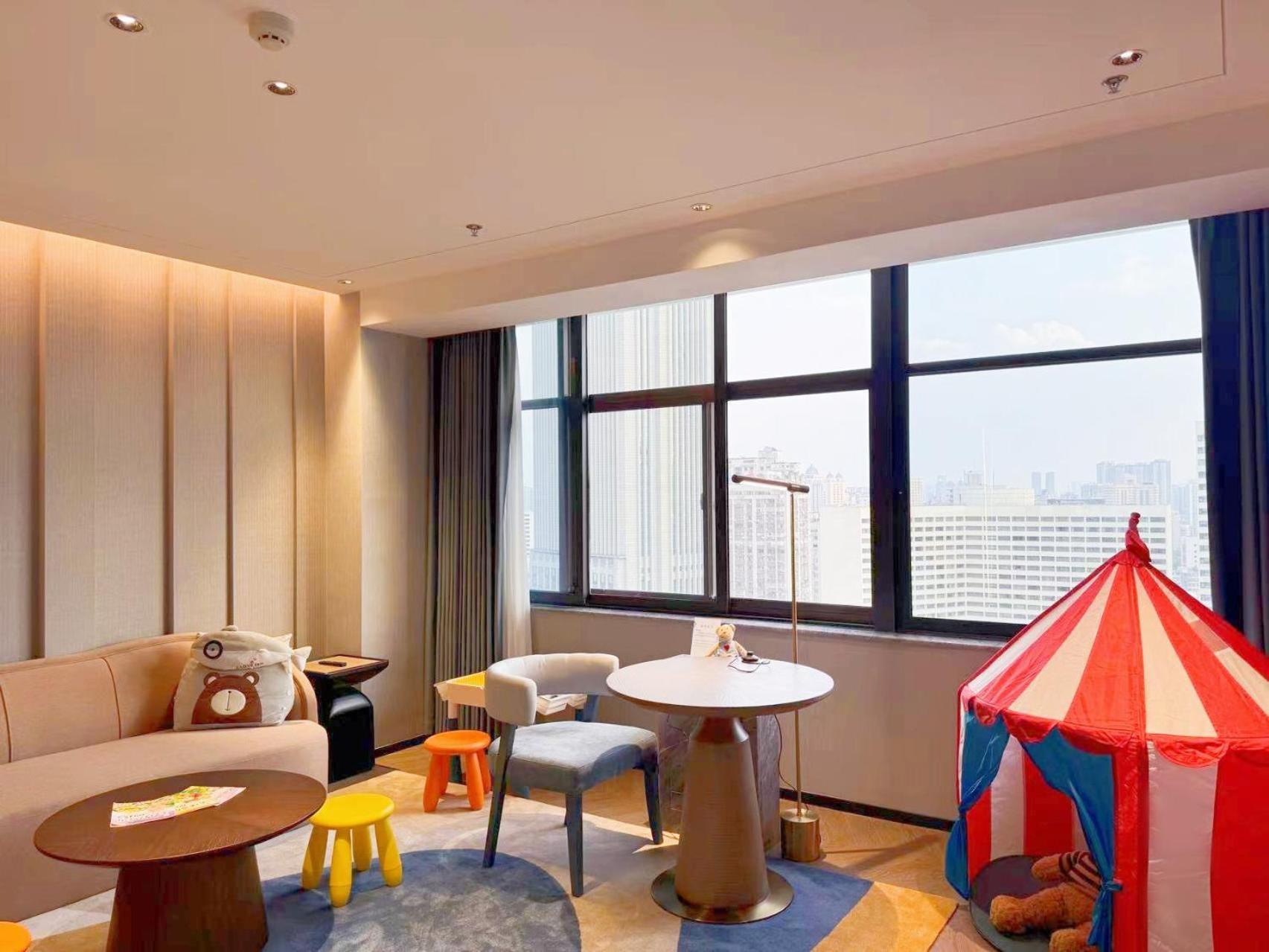 Guangzhou Baiyun Hotel Екстер'єр фото Family Suite